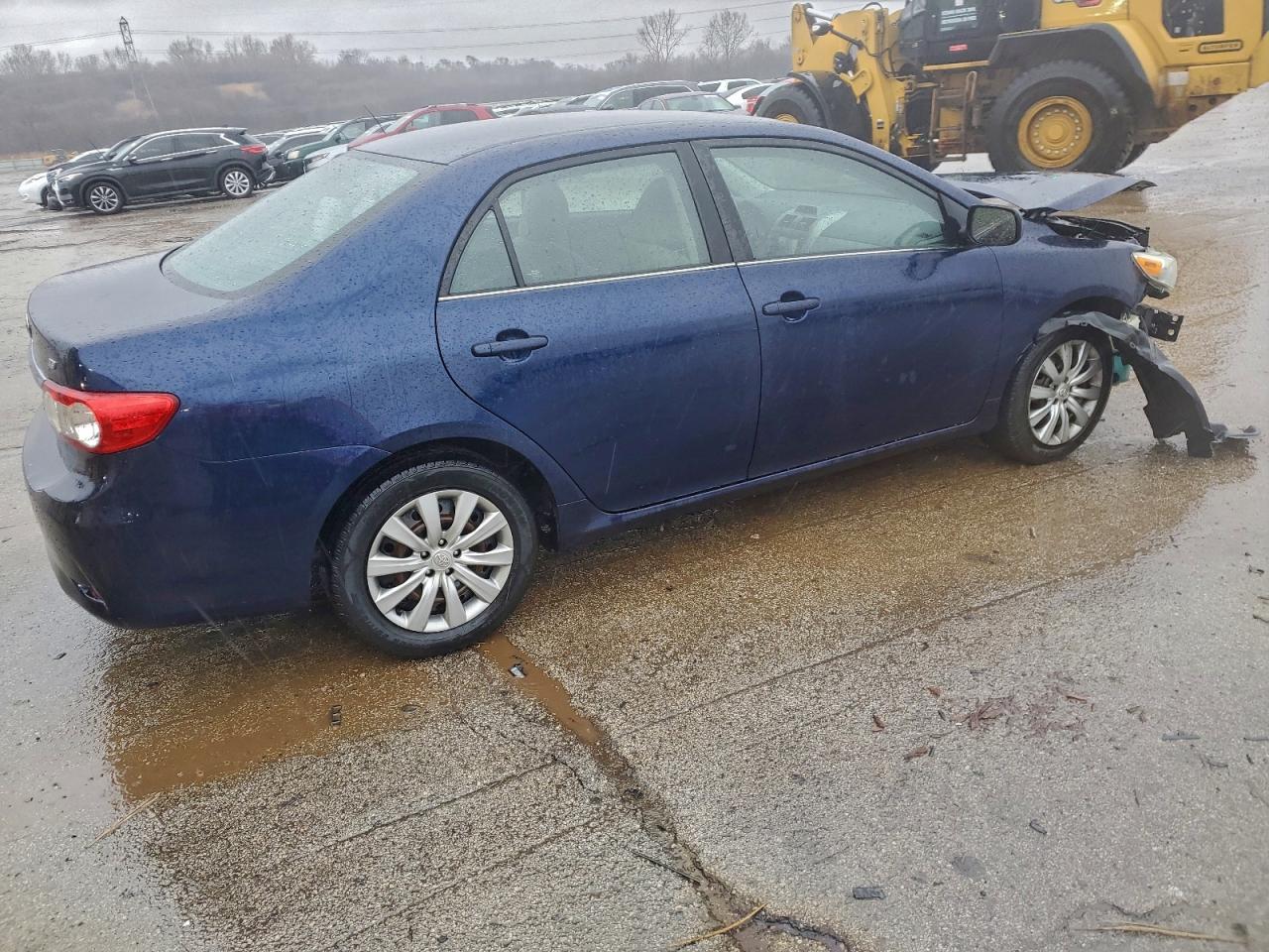 2013 TOYOTA COROLLA BASE photo 3