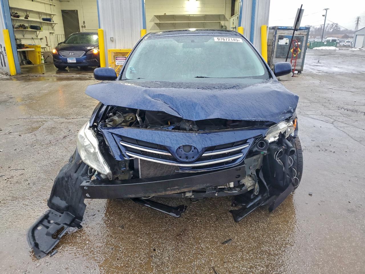 2013 TOYOTA COROLLA BASE photo 5