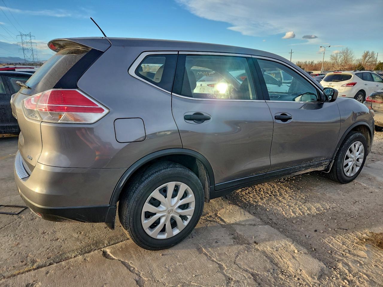 2016 NISSAN ROGUE S photo 3