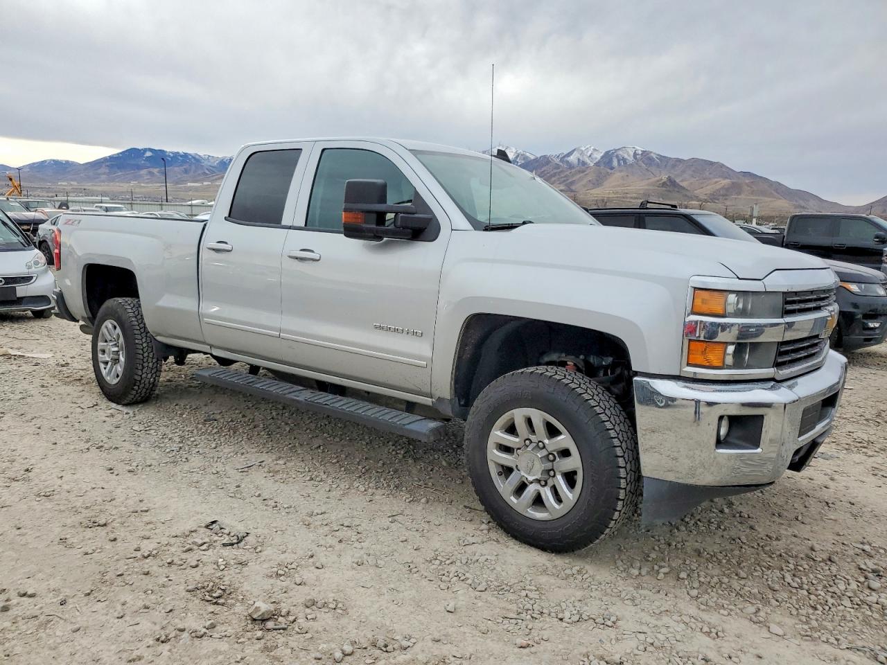 2015 CHEVROLET SILVERADO K2500 HEAVY DUTY LT photo 4