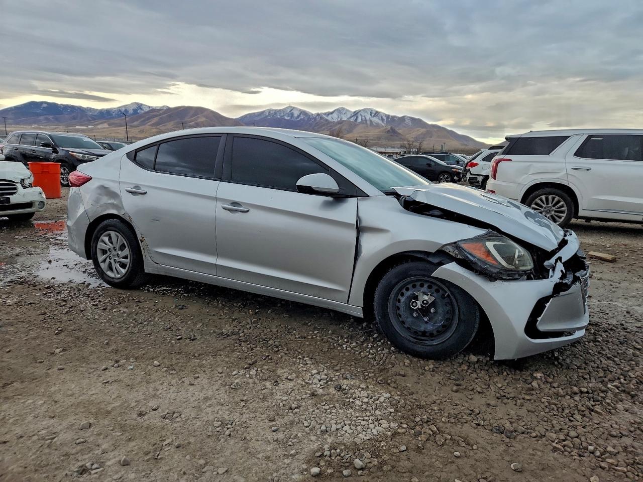 2018 HYUNDAI ELANTRA SE photo 4