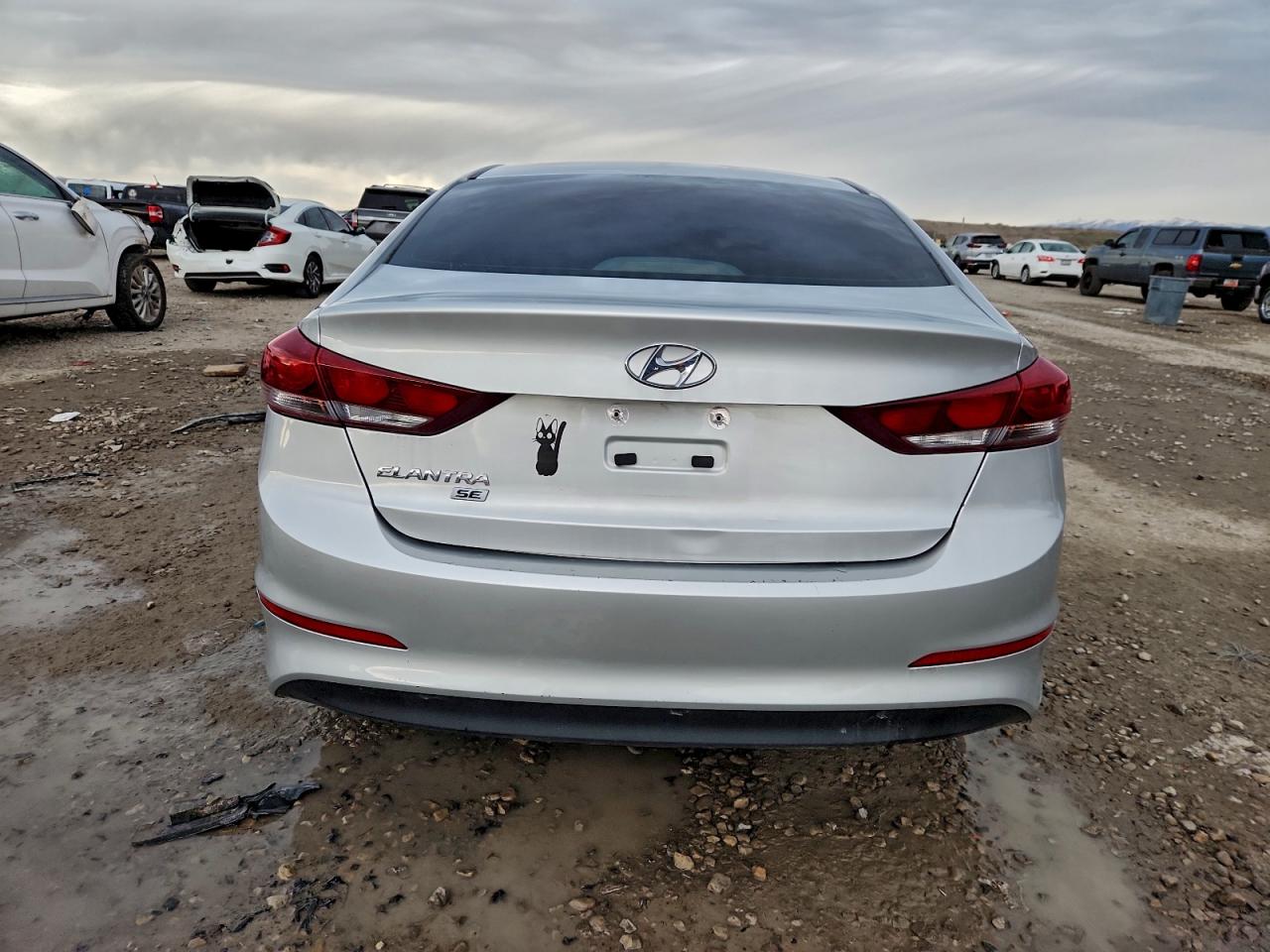 2018 HYUNDAI ELANTRA SE photo 6