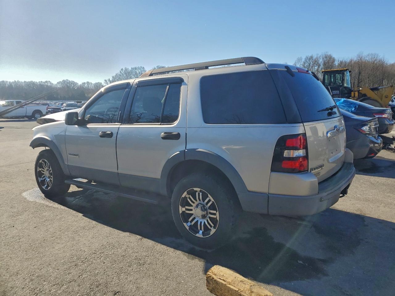2006 FORD EXPLORER XLT photo 2