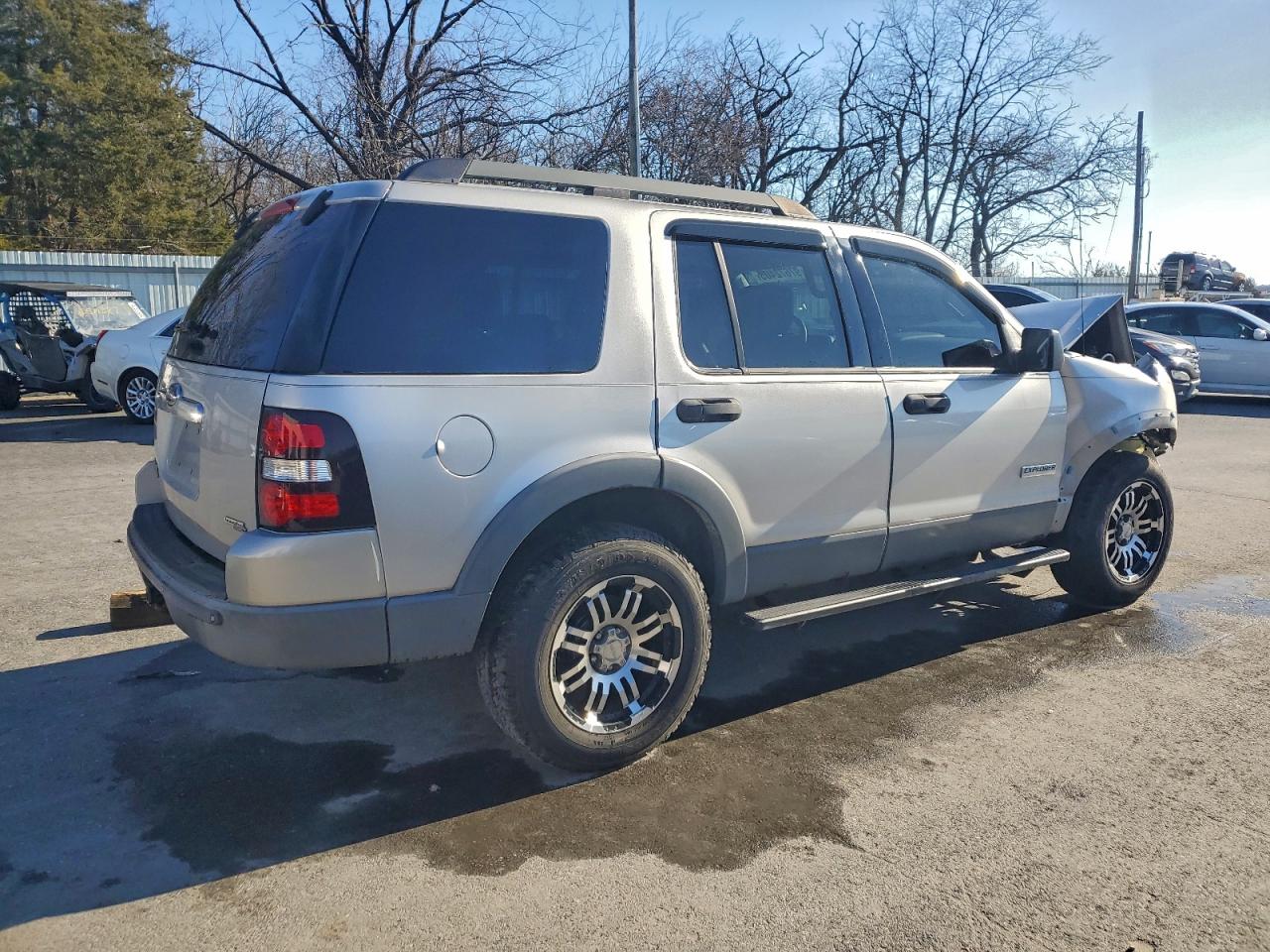 2006 FORD EXPLORER XLT photo 3