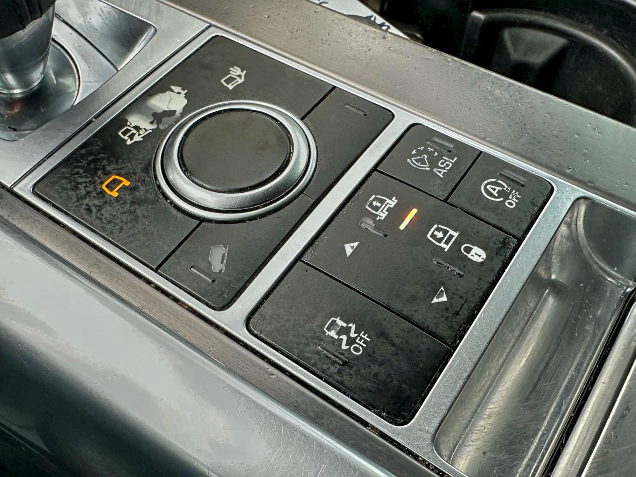2015 LAND ROVER RANGE ROVER SPORT SE photo 13