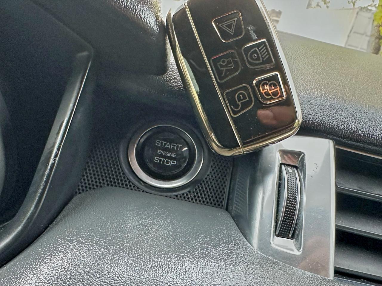 2015 LAND ROVER RANGE ROVER SPORT SE photo 14