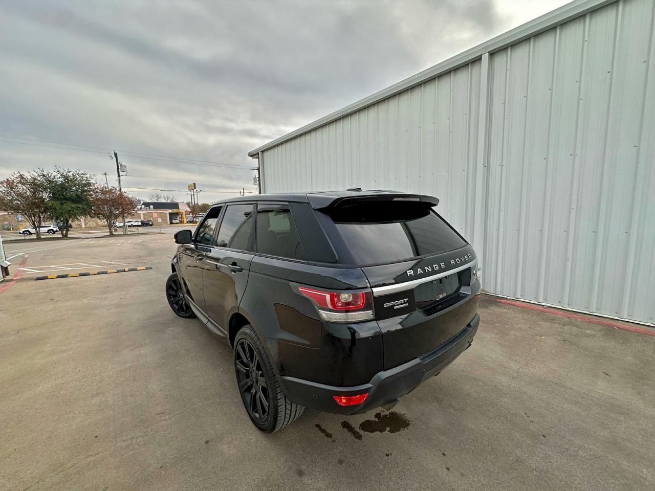 2015 LAND ROVER RANGE ROVER SPORT SE photo 3