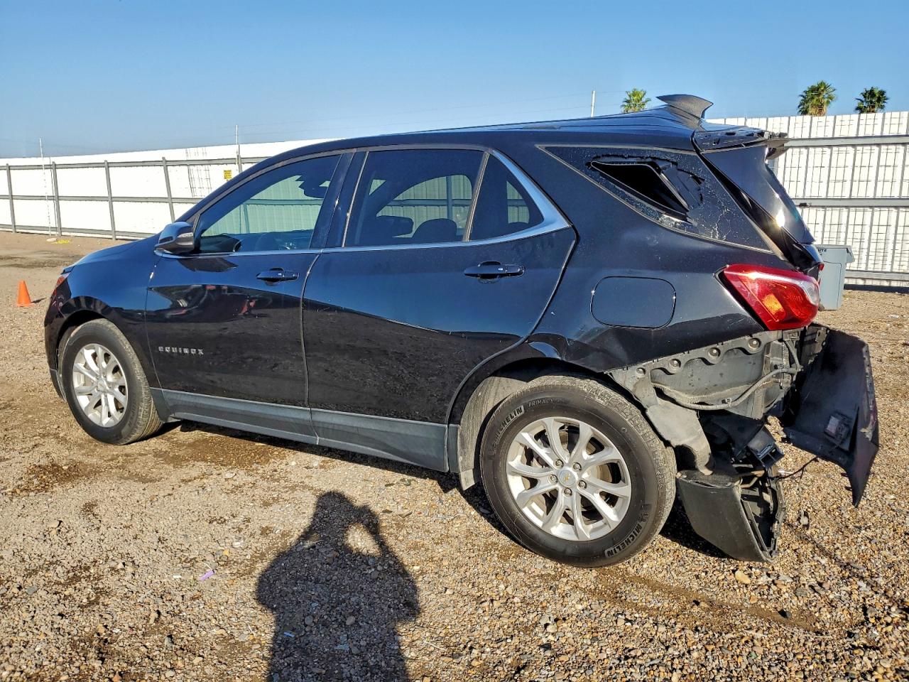 2018 CHEVROLET EQUINOX LT photo 2