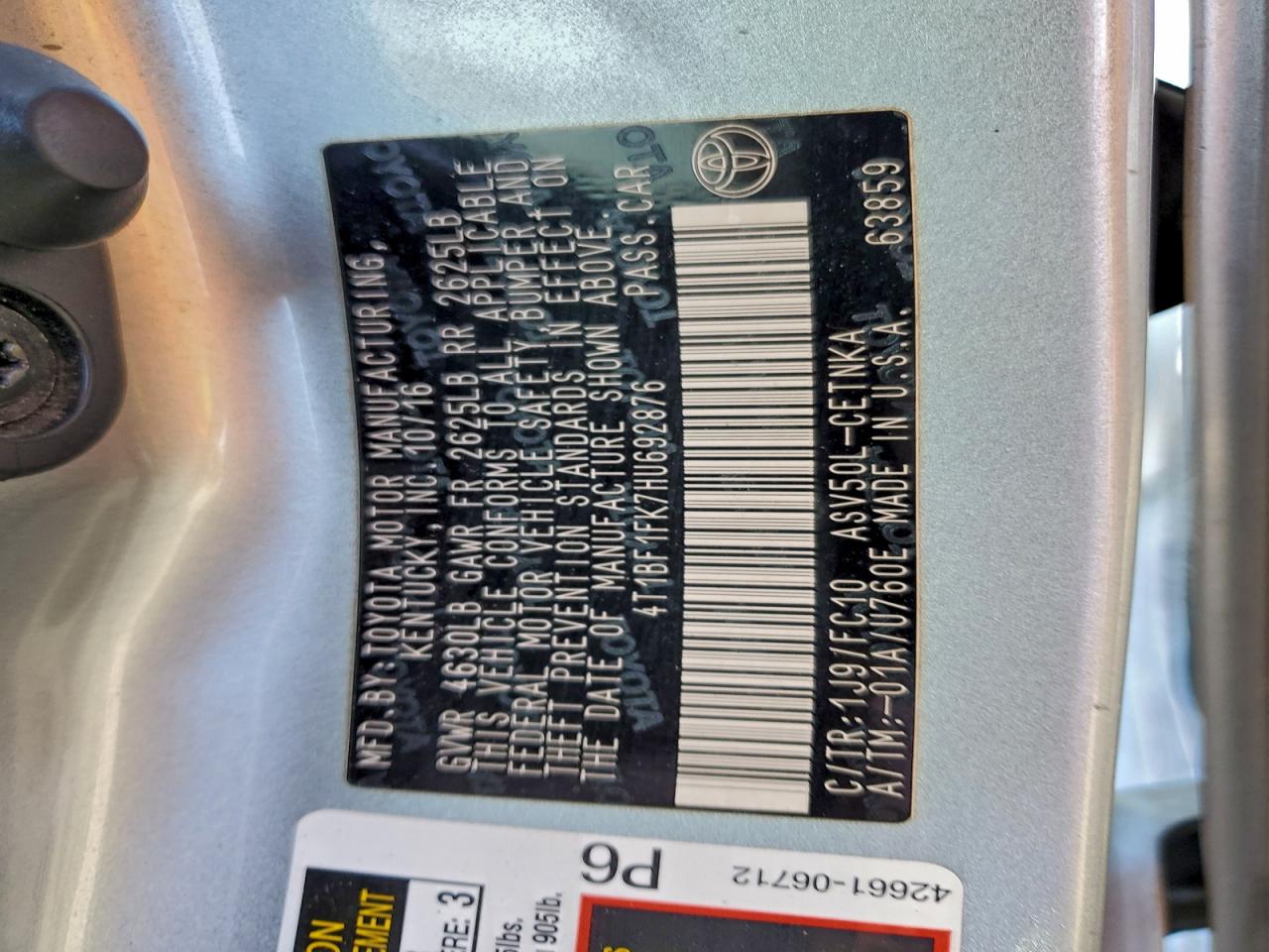 2017 TOYOTA CAMRY LE photo 12