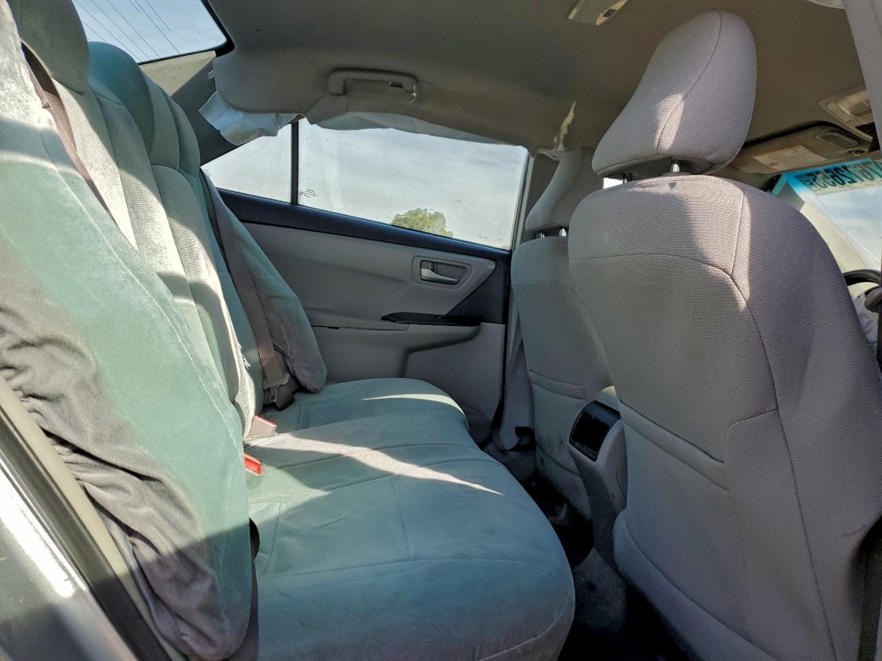 2017 TOYOTA CAMRY LE photo 10