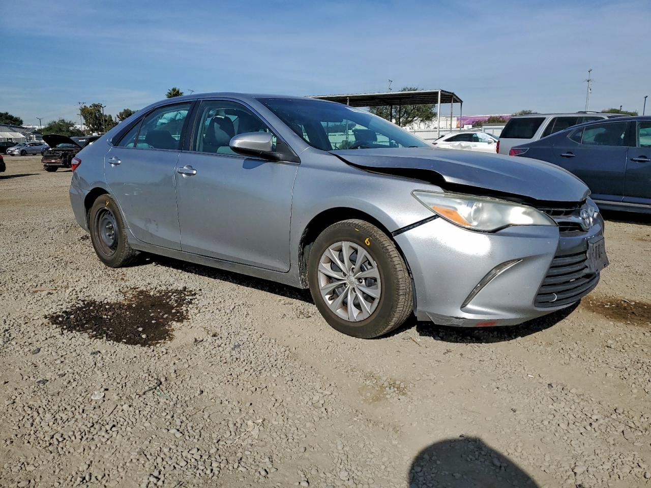 2017 TOYOTA CAMRY LE photo 4
