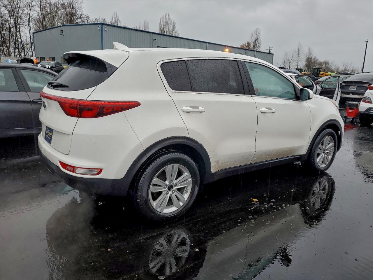 2017 KIA SPORTAGE LX photo 3