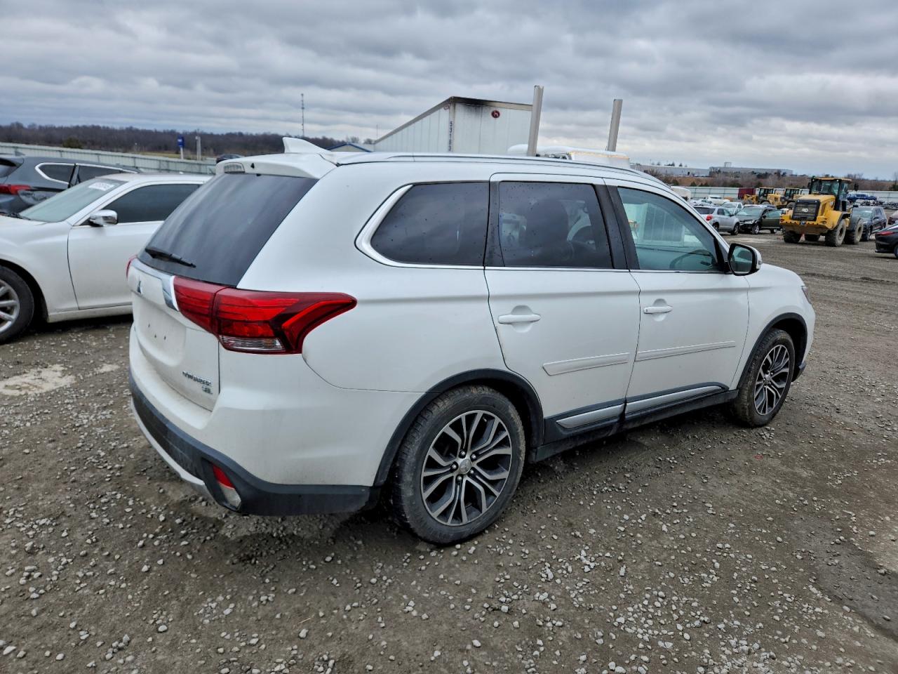 2017 MITSUBISHI OUTLANDER SE photo 3
