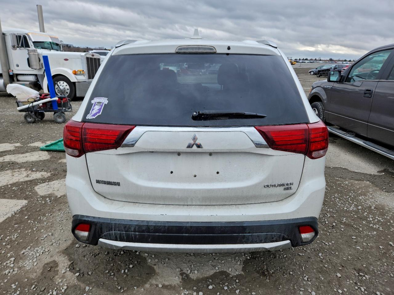 2017 MITSUBISHI OUTLANDER SE photo 6