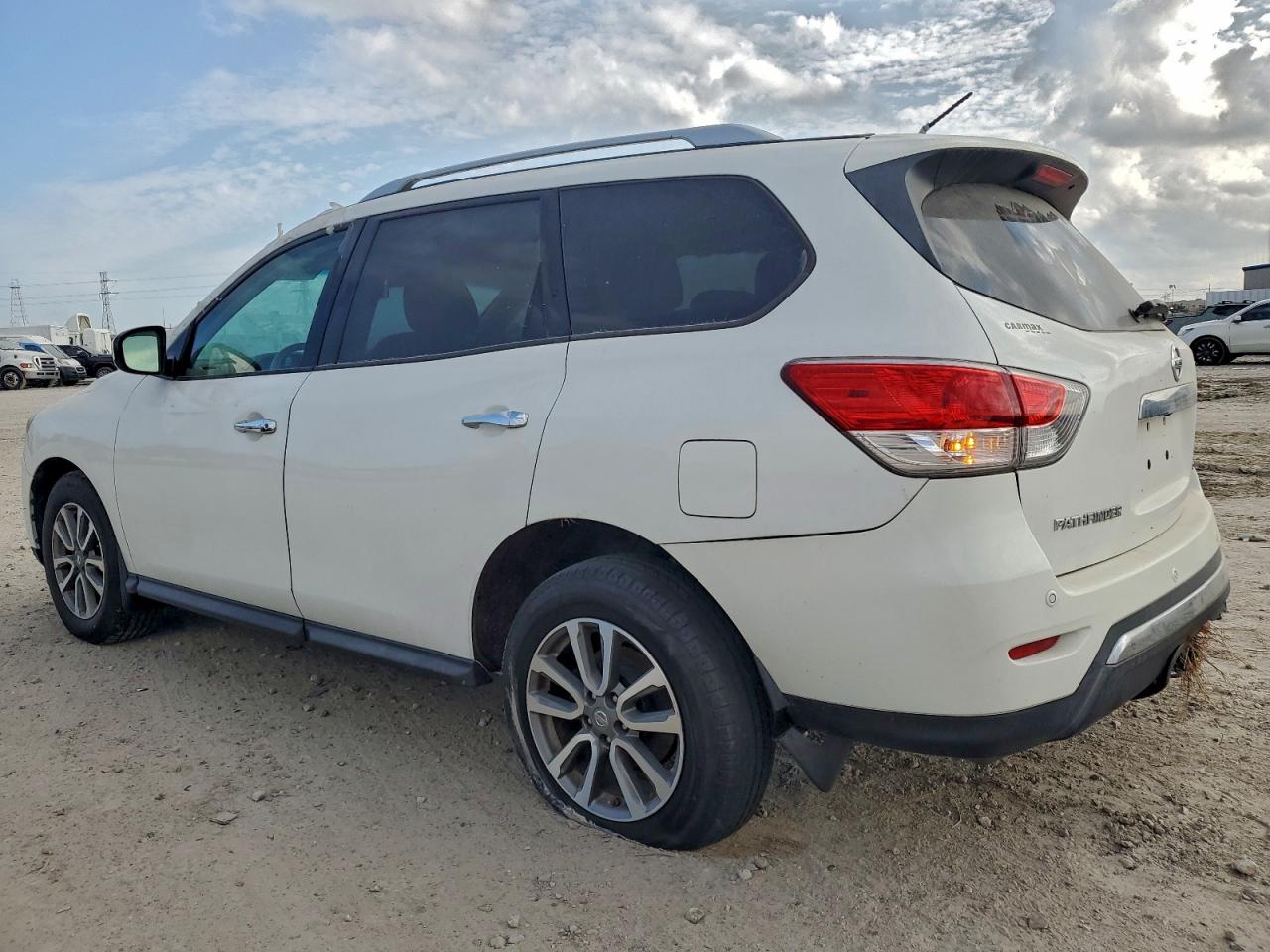 2013 NISSAN PATHFINDER S photo 2