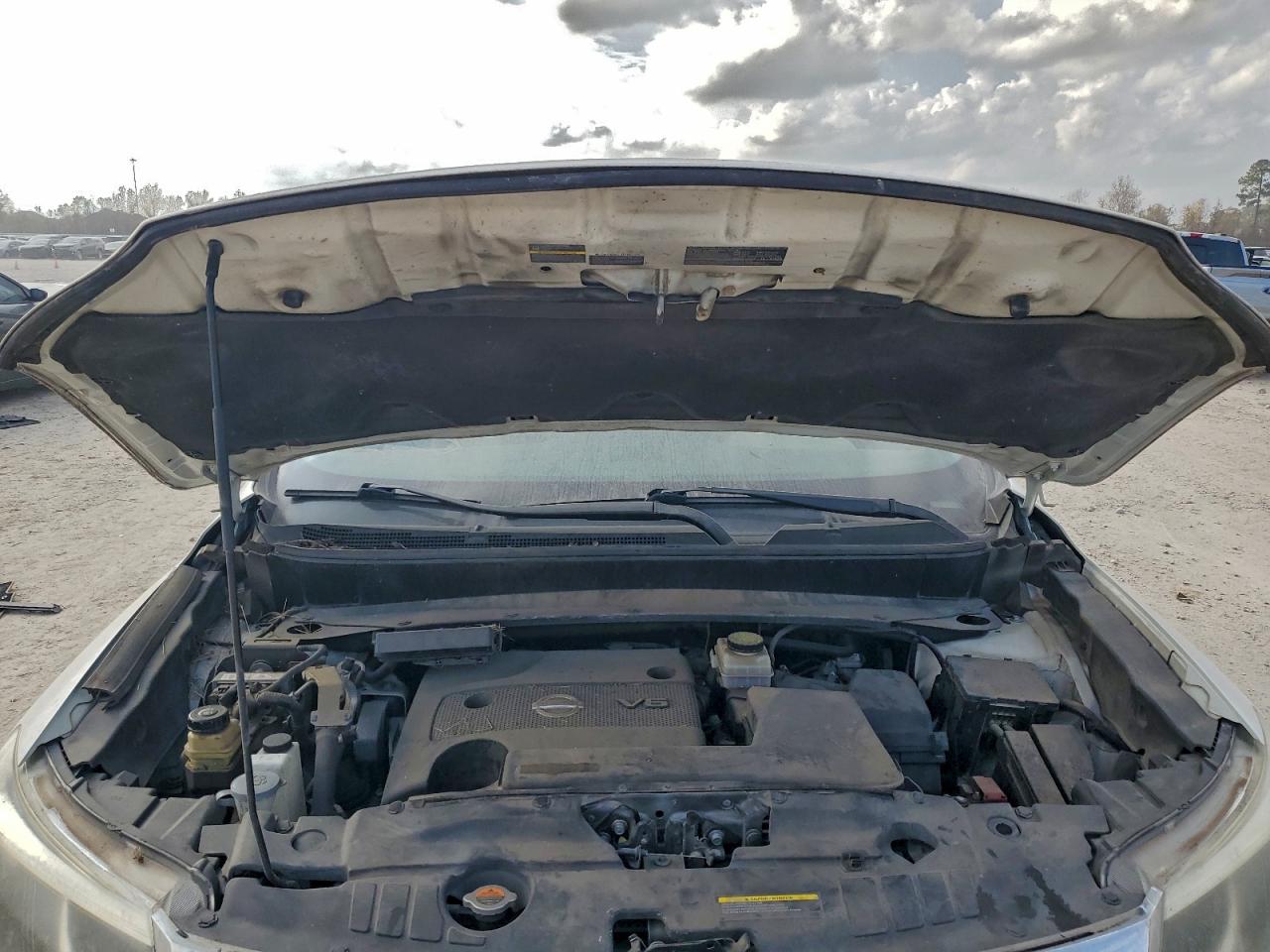 2013 NISSAN PATHFINDER S photo 12