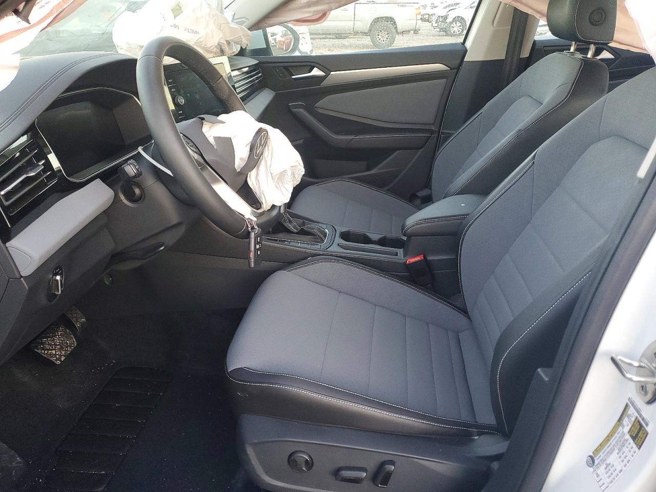 2025 VOLKSWAGEN JETTA SE photo 7