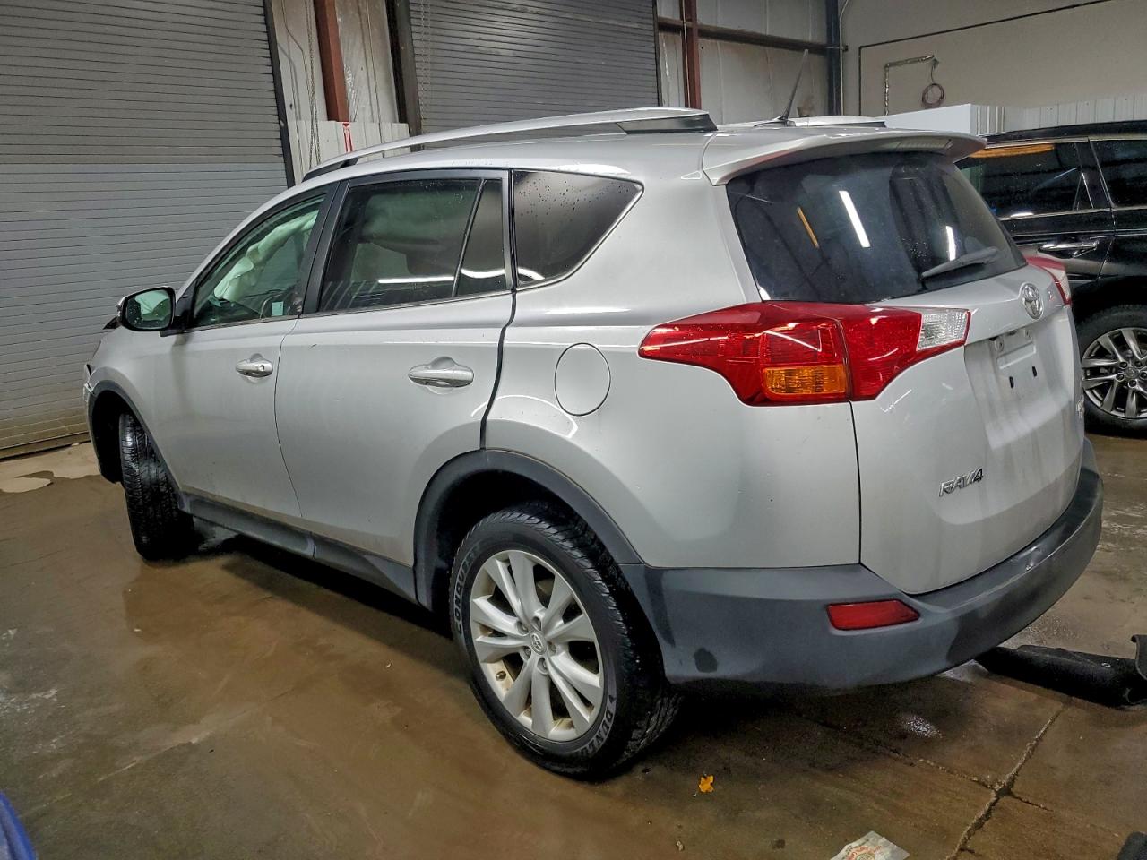 2015 TOYOTA RAV4 LIMITED photo 2
