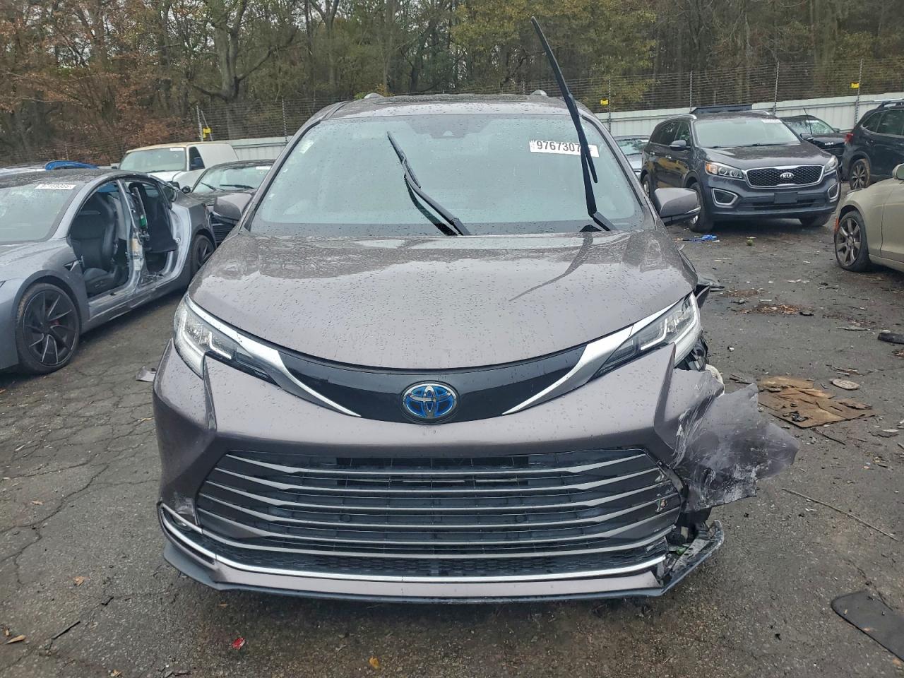 2021 TOYOTA SIENNA LIMITED photo 5