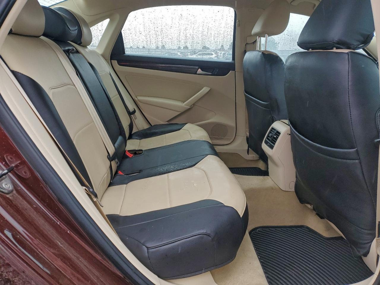 2014 VOLKSWAGEN PASSAT SEL photo 10