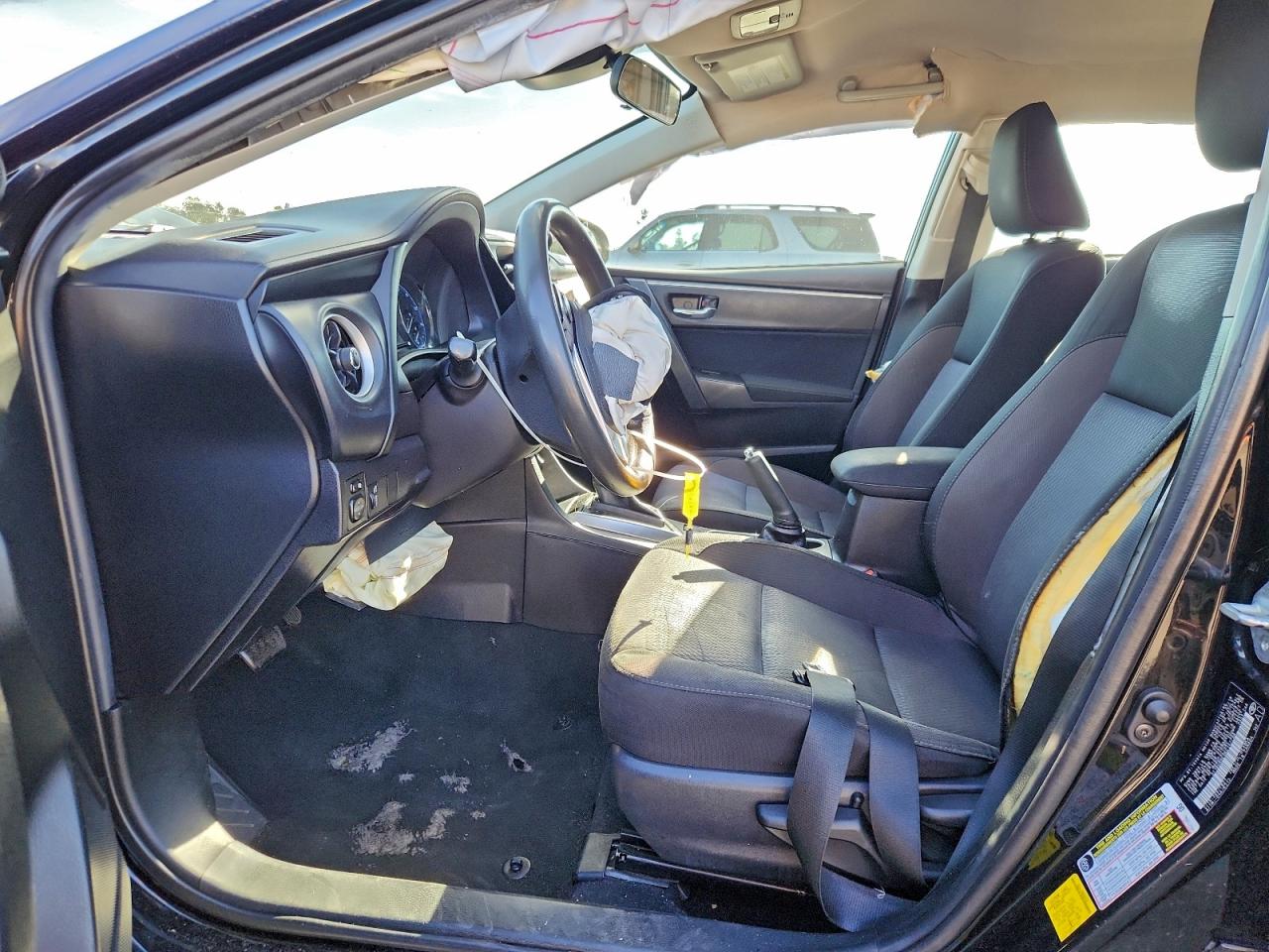 2019 TOYOTA COROLLA L photo 13
