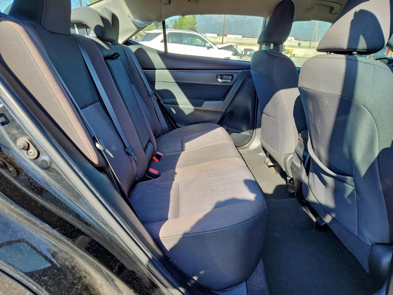 2019 TOYOTA COROLLA L photo 19