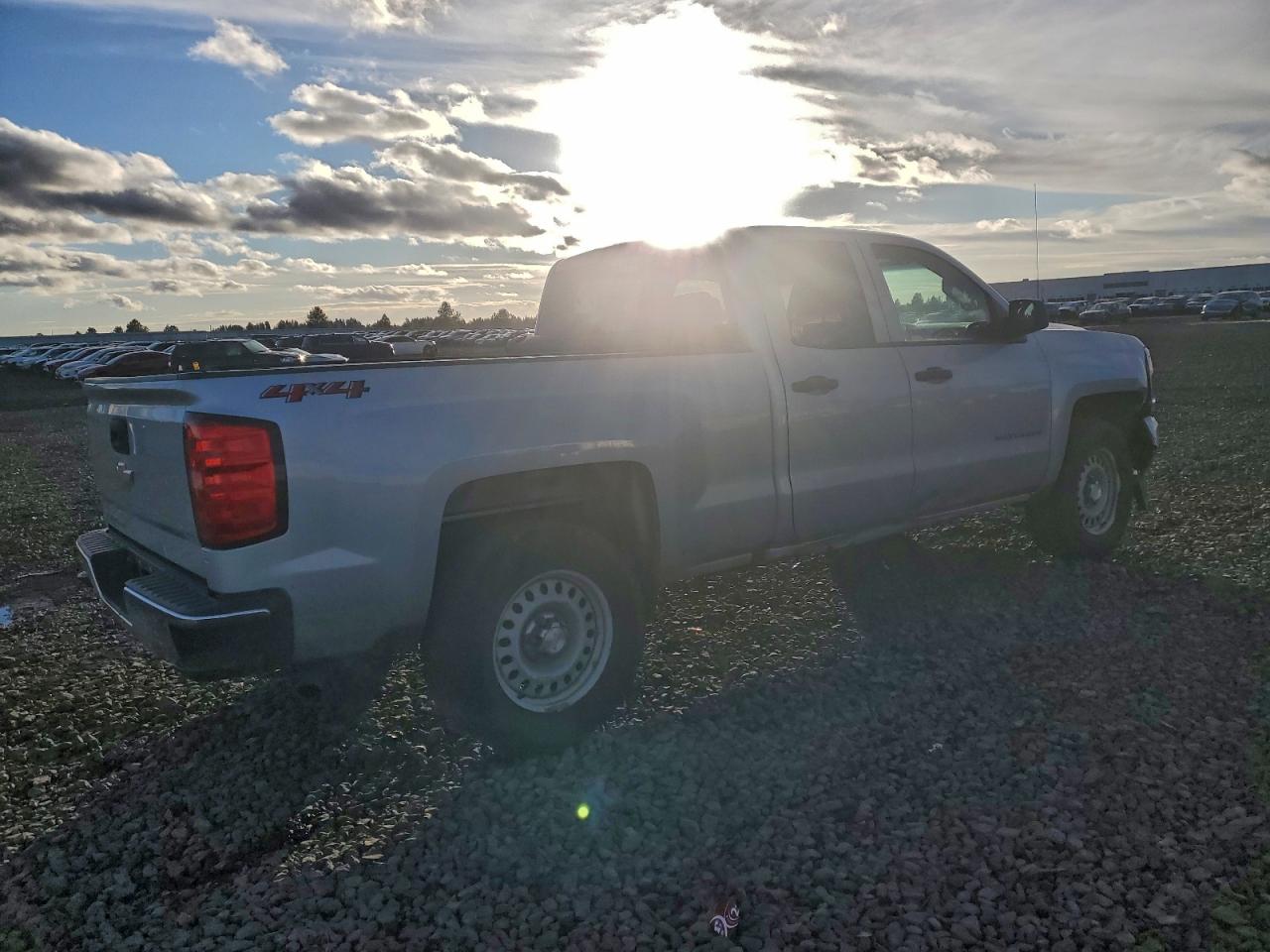 2018 CHEVROLET SILVERADO K1500 photo 3