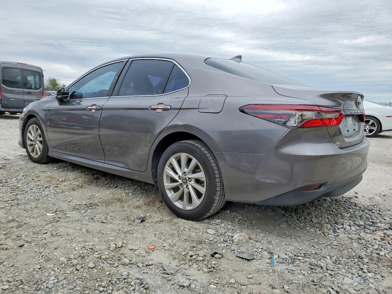 2023 TOYOTA CAMRY LE photo 2