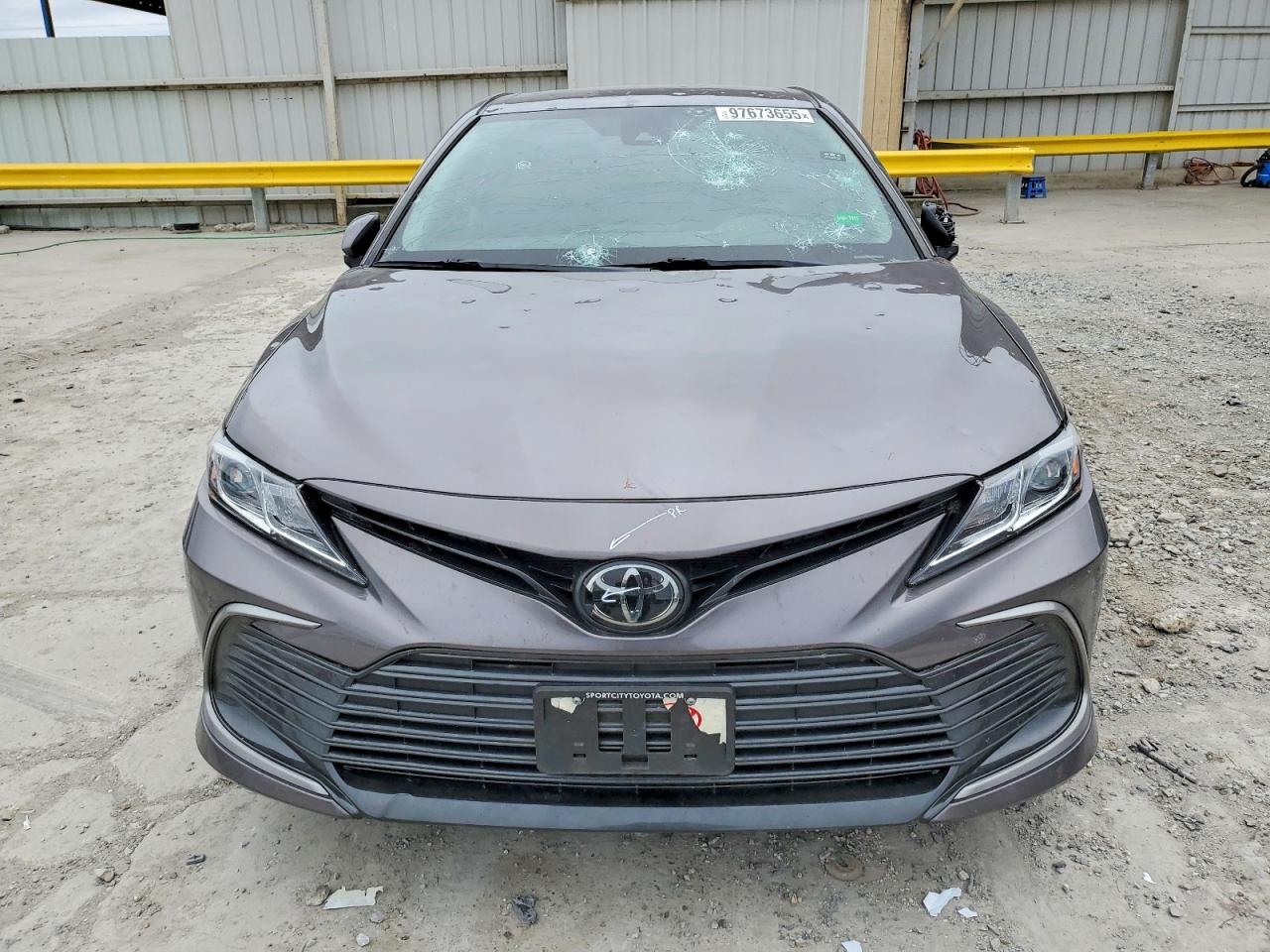2023 TOYOTA CAMRY LE photo 5