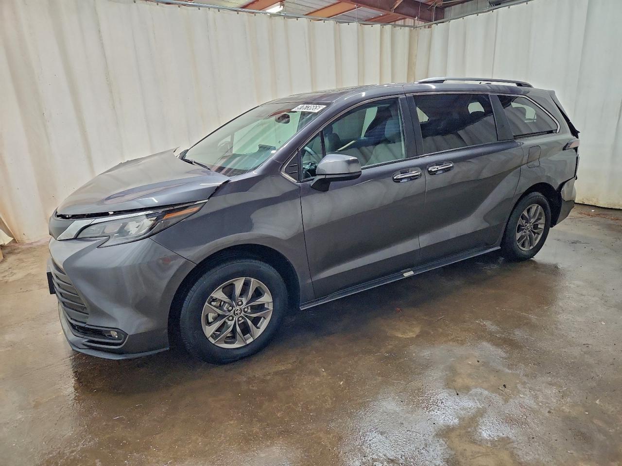 2025 TOYOTA SIENNA