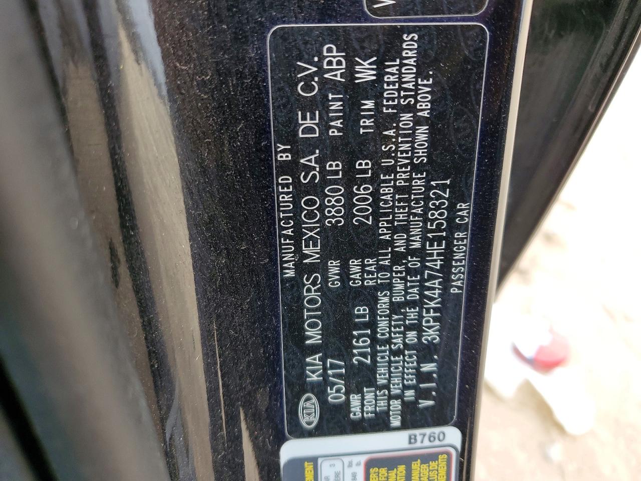2017 KIA FORTE LX photo 13