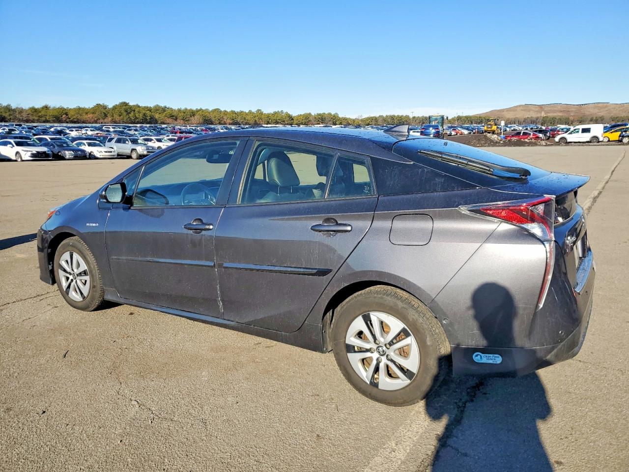 2018 TOYOTA PRIUS photo 2