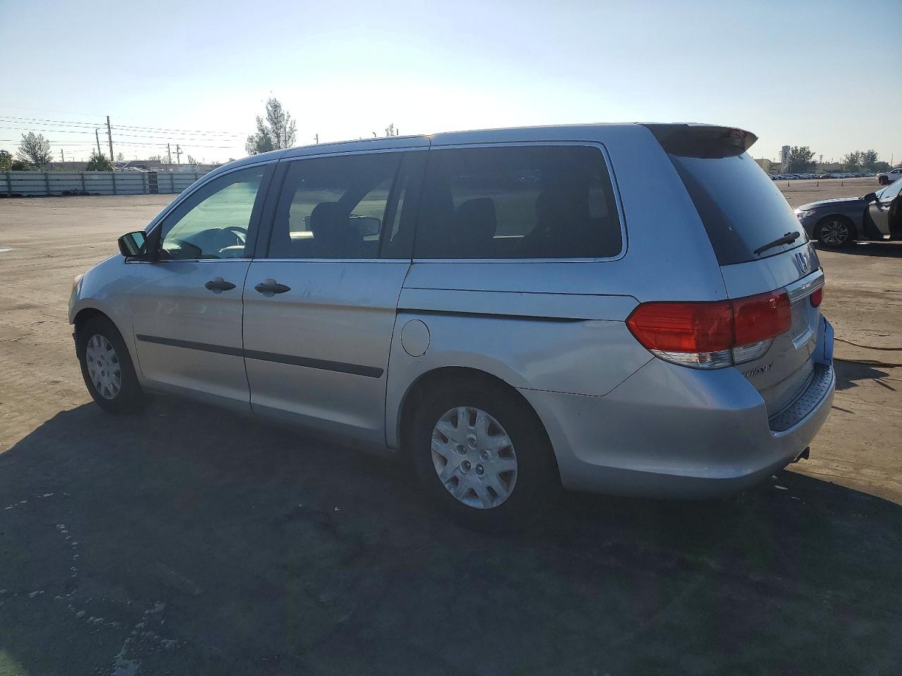 2010 HONDA ODYSSEY LX photo 4