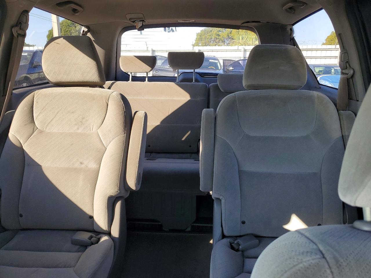 2010 HONDA ODYSSEY LX photo 28