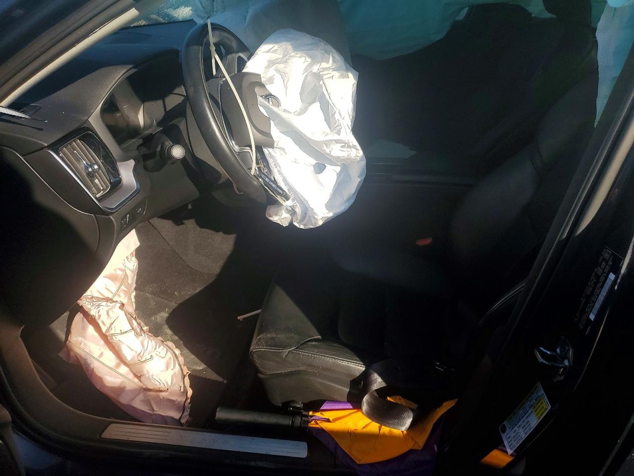 2019 VOLVO S60 T5 MOMENTUM photo 13