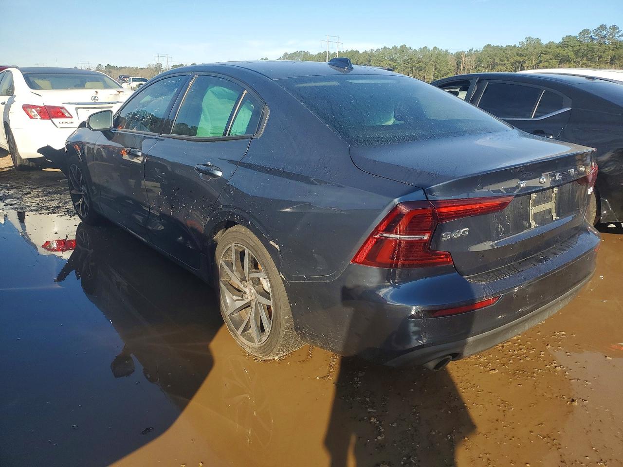 2019 VOLVO S60 T5 MOMENTUM photo 3