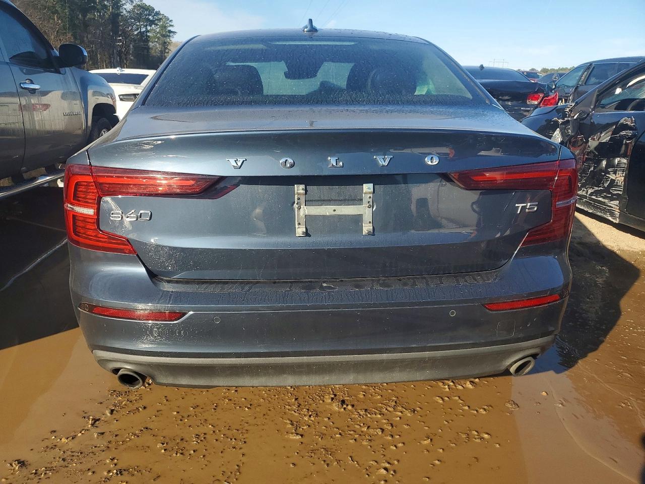 2019 VOLVO S60 T5 MOMENTUM photo 11
