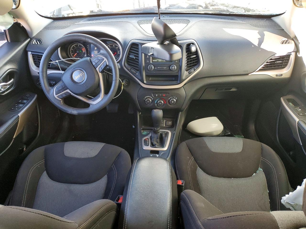 2018 JEEP CHEROKEE LATITUDE photo 8
