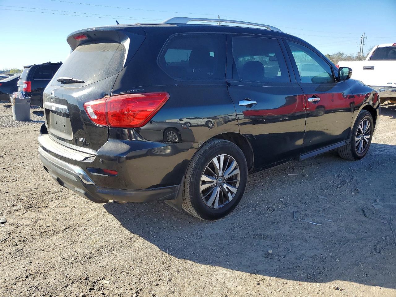 2017 NISSAN PATHFINDER S photo 3