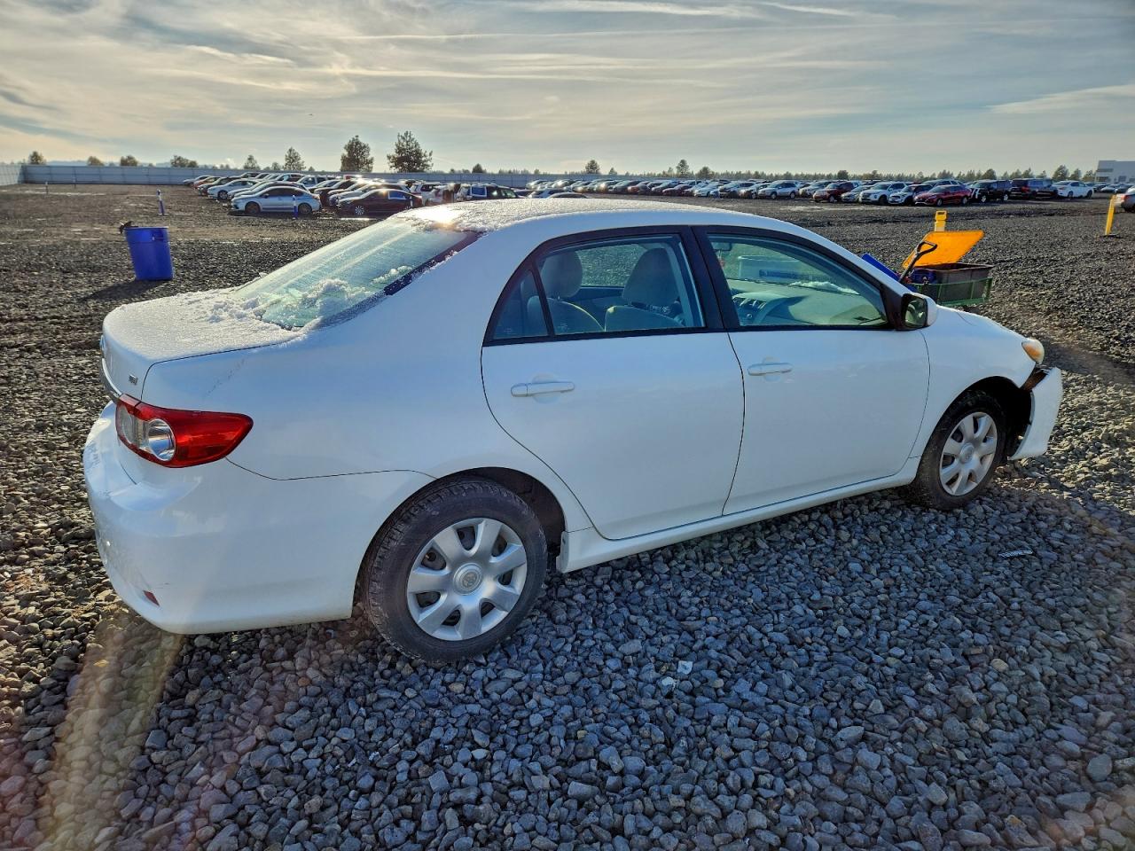 2011 TOYOTA COROLLA BASE photo 3