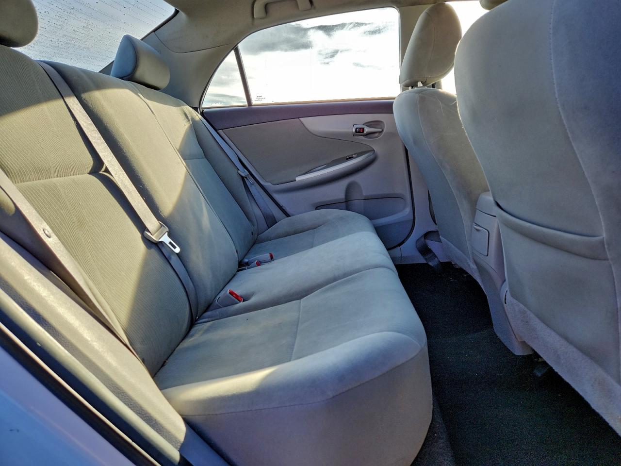 2011 TOYOTA COROLLA BASE photo 10