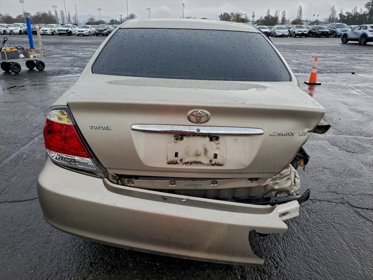 2005 TOYOTA CAMRY LE photo 6