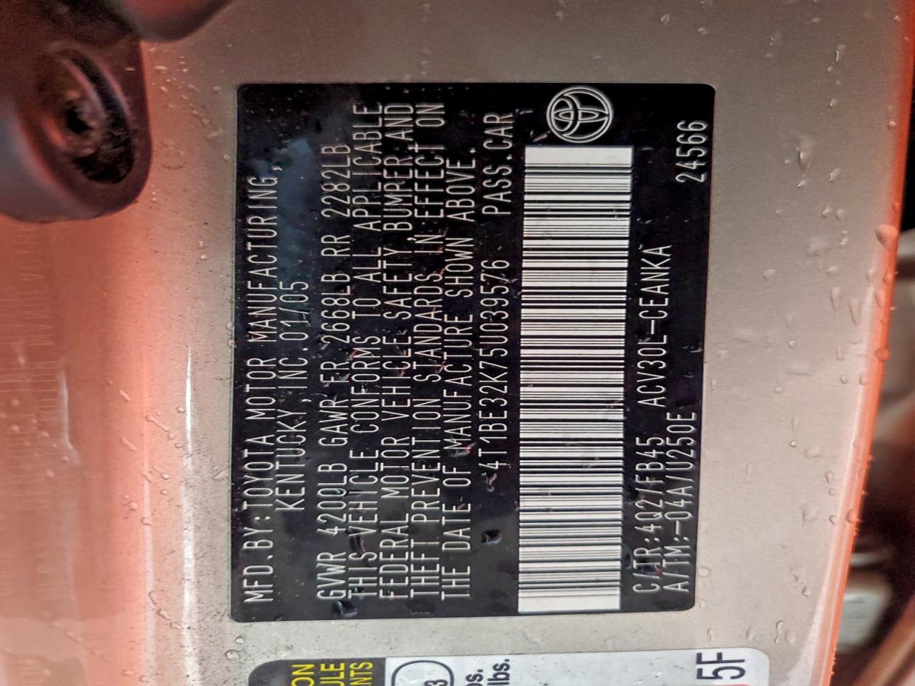 2005 TOYOTA CAMRY LE photo 12