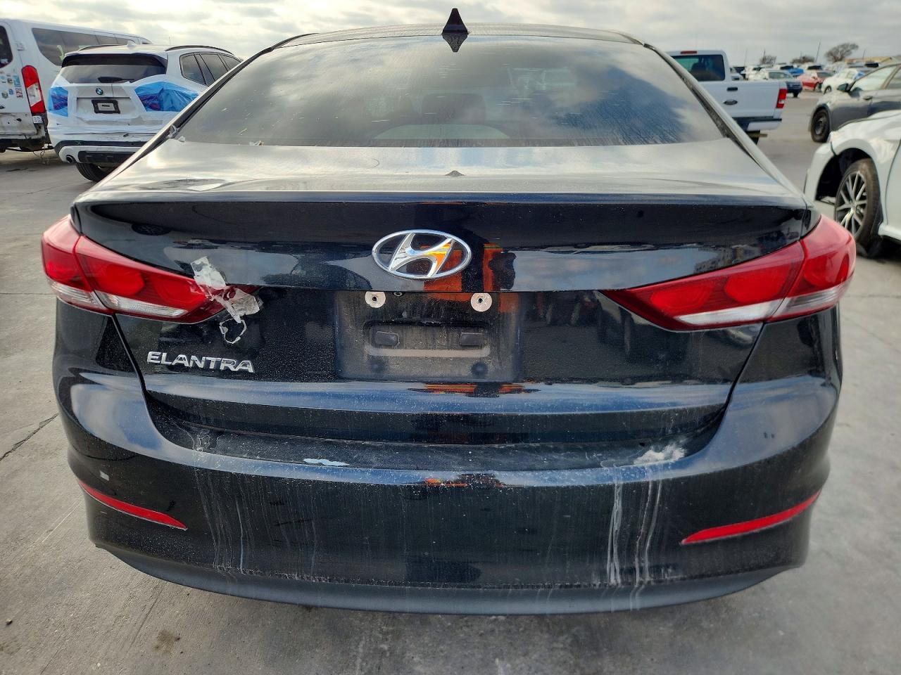 2017 HYUNDAI ELANTRA SE photo 6