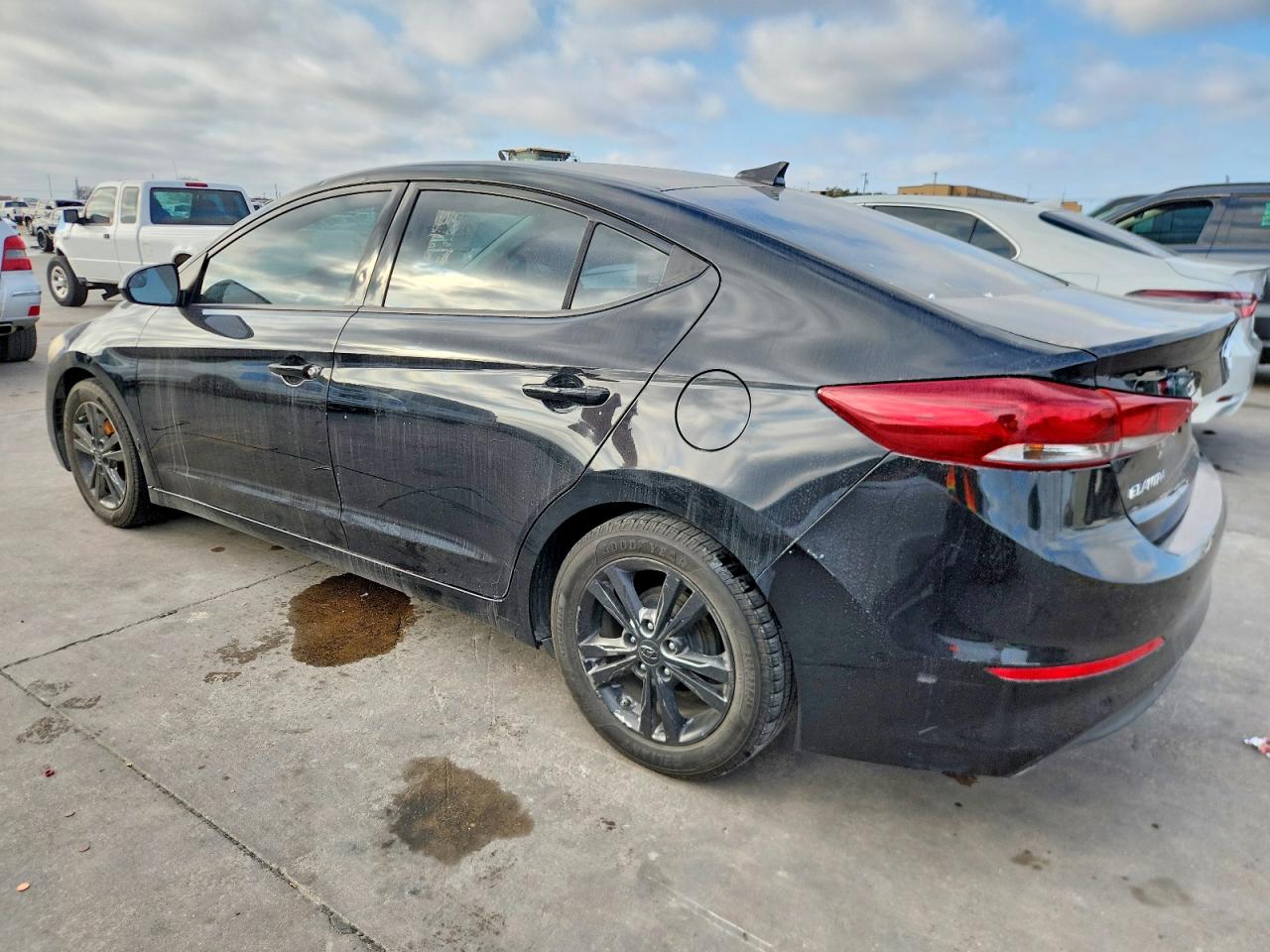2017 HYUNDAI ELANTRA SE photo 2