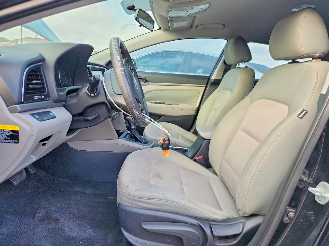 2017 HYUNDAI ELANTRA SE photo 7