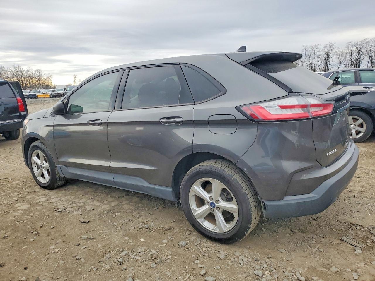 2019 FORD EDGE SE photo 2