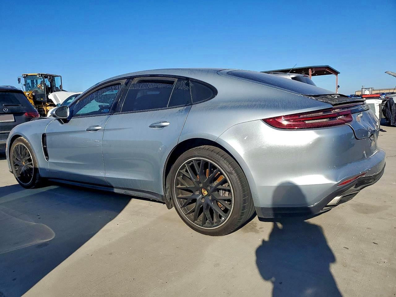 2018 PORSCHE PANAMERA 4 photo 2