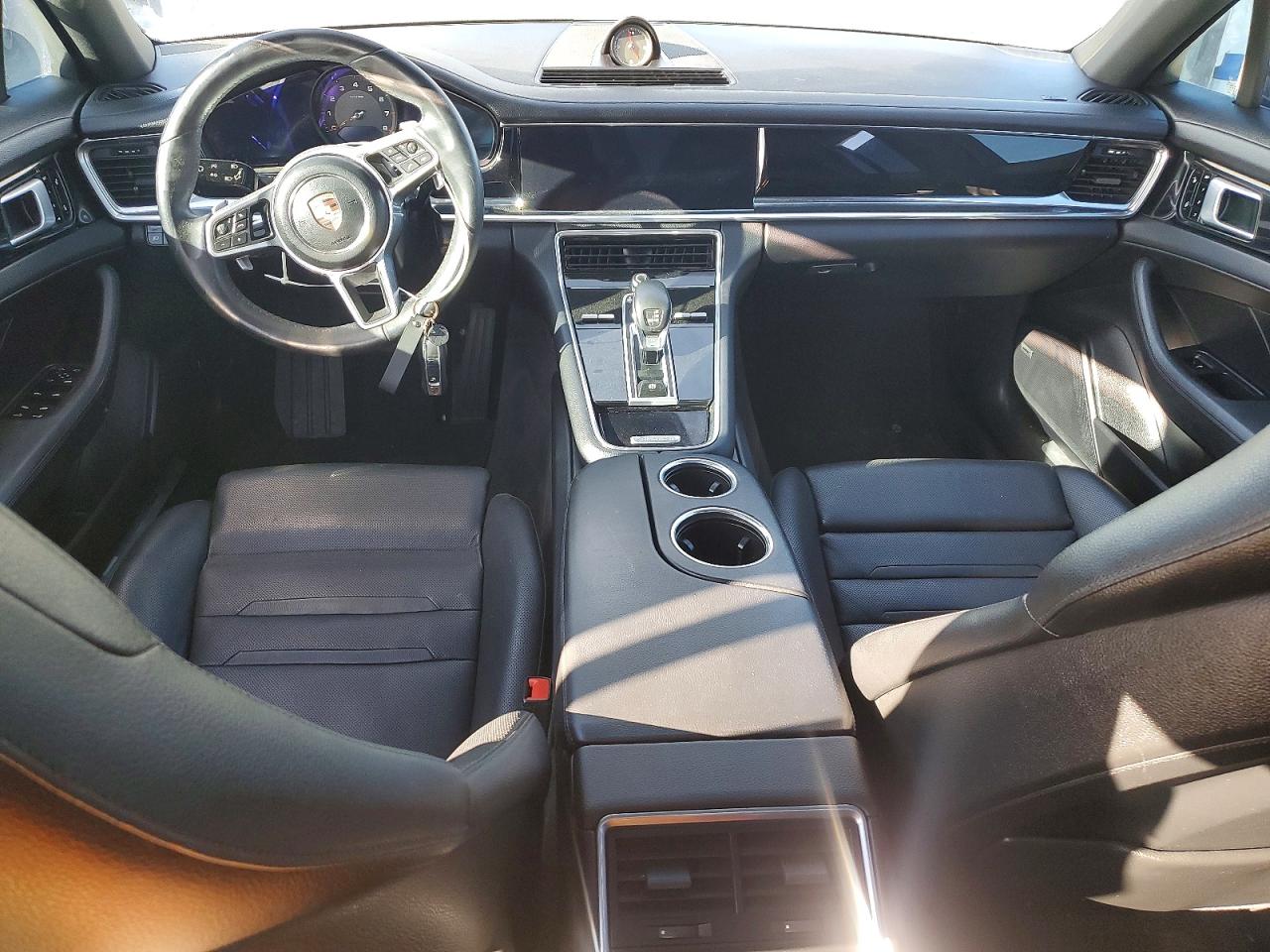 2018 PORSCHE PANAMERA 4 photo 8