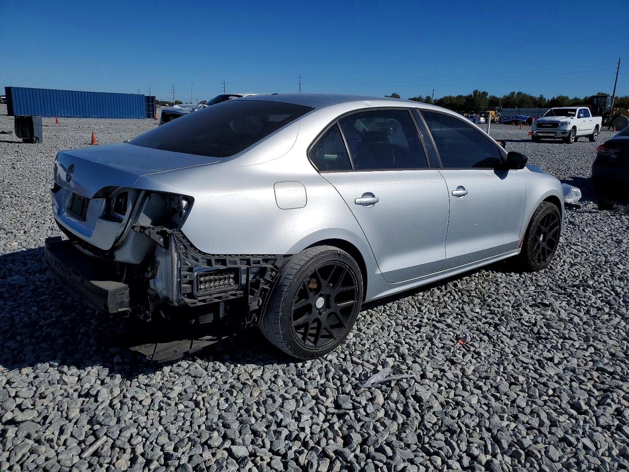 2012 VOLKSWAGEN JETTA BASE photo 3
